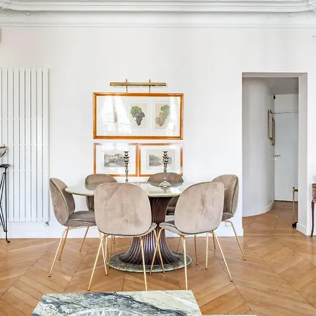 Elegant Luxury On Champs Elysees *