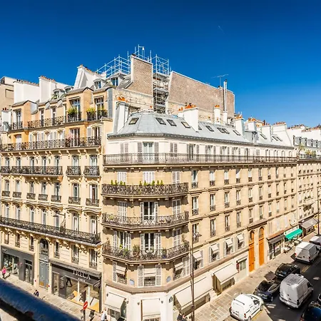 Elegant Luxury On Champs Elysees *